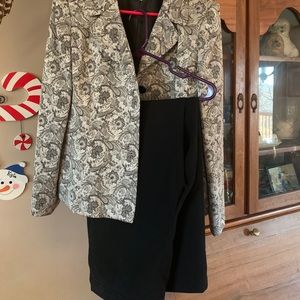 Le Suit 2 piece/jacket and pants/black and gray